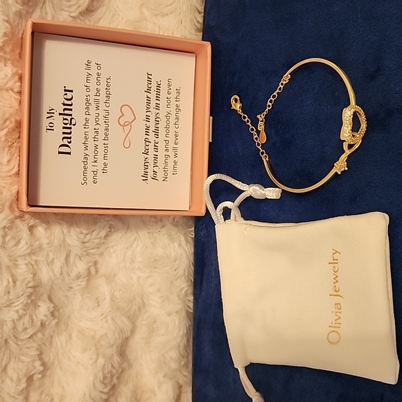 Infinity Heart Bracelet - Picture 2 of 3